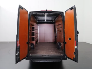 Volkswagen Crafter Volkswagen Crafter 2.0TDI 140PK DSG Automaat L5H3 Highline | Navigatie | Betimmering | Camera | 3-Persoons - afbeelding nr 4