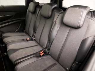 Peugeot 5008 Peugeot 5008 1.2 PureTech GT-Line (APPLE CARPLAY, PANORAMADAK, 360 CAMERA, CRUISE, CLIMATE, LM VELGEN, NIEUWE APK, NIEUWSTAAT) - afbeelding nr 17