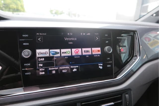 Volkswagen Polo Volkswagen Polo 1.0 TSI 116pk Highline Business 2xR-Line , Beats audio , PDC, Navi, Carplay, LMV, Cruisecontrol. dealer onderhouden. - afbeelding nr 43