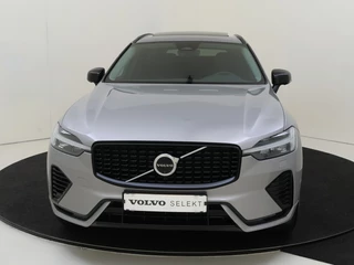 Volvo XC60 Volvo XC60 T8 AWD Plus Dark | Panoramadak | 360° Camera | Dodehoekdetectie - afbeelding nr 3