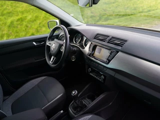 Škoda Fabia Skoda Fabia Combi 1.0 TSI 95pk Business Edition | Navigatie | LMV | Privacy glass | Stoelverwarming - afbeelding nr 10