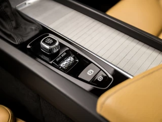 Volvo XC60 255Pk Automaat (PANORAMADAK, APPLE CARPLAY, MEMORY SEATS, LEDER, CAMERA, ADAPTIVE CRUISE, STOELVERWARMING, KEYLESS, NIEUWE APK, NIEUWSTAAT) - afbeelding nr 30