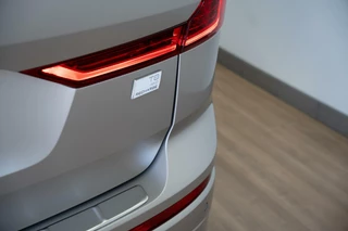 Volvo XC60 Volvo XC60 2.0 T8|455PK AWD|Org NL|1ste Eig|Ultimate Bright|Luchtv.|Bowers & Wilkins|Trekhaak|Head-Up|Pano|Crystal|Dealer Onderhouden - afbeelding nr 53