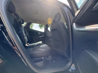 Volvo V40 Volvo V40 2.0 T2 Momentum 185PK / 4-SEIZOENENBANDEN / FULL LED / STOELVERW. / PDC / TREKHAAK - afbeelding nr 28