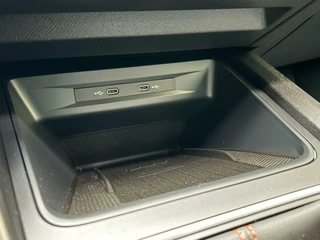 SEAT Leon Seat Leon 1.5 TSI FR Launch Edition | LED | Stoelverwarming | Navigatiesysteem | Adaptive cruise control | Apple CarPlay | 18 inch lichtmetalen velgen | Achteruitrijcamera | Trehaak uitklapbaar | Parkeersensoren voor en achter - afbeelding nr 32