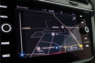 Volkswagen Tiguan Volkswagen Tiguan 1.5 TSI R-Line > IQ.Light/trekhaak/20 inch Suzuka/Black Style Design-pakket... - afbeelding nr 30