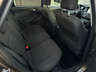 Ford Focus Ford Focus Wagon 1.0 Automaat Dealeronderhouden Volle opties Stuurverwarming Parkeerhulp+sensoren Cruise Navigatie Bluetooth - afbeelding nr 26