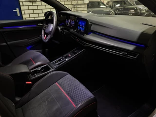 Volkswagen Golf Volkswagen GOLF 2.0 TSI GTI CLUBSPORT 300pk panorama - afbeelding nr 15