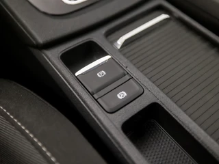Škoda Octavia Automaat (APPLE CARPLAY, GROOT NAVI, VIRTUAL COCKIT, CAMERA, STOELVERWARMING, SPORTSTOELEN, LED KOPLAMPEN, CRUISE, PARKEERSENSOREN, NIEUWE APK, NIEUWSTAAT) - afbeelding nr 32