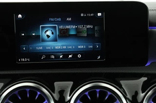 Mercedes-Benz A-Klasse Mercedes-Benz A-klasse 250e AMG Night | Carplay | Stoelverwarming |  Camera | Leder/Alcantara | Full LED | Sfeerverlichting | Park Assist | Navigatie - afbeelding nr 26