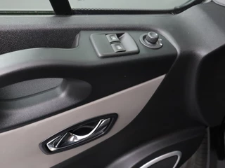 Renault Trafic Renault Trafic 1.6DCi 120PK Lang Dubbele Cabine Black Edition | Navigatie | Airco | Cruise | Trekhaak - afbeelding nr 8