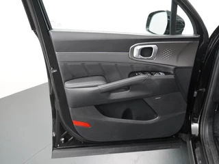 Kia Sorento Kia Sorento 1.6 T-GDI Plug-in Hybrid 4WD Edition 7-persoons - Navigatie - Lederen bekleding - Stoelverwarming - Trekhaak - Fabrieksgarantie tot 10-2028 - afbeelding nr 28