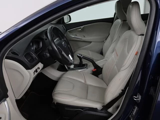 Volvo V40 Volvo V40 Cross Country 2.0 D2 Ocean Race | Leder | Stoelverwarming |  Trekhaak | Climate control | Bluetooth | Cruise control - afbeelding nr 4