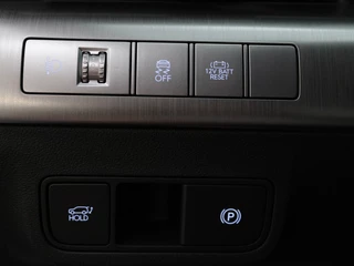 Hyundai Kona Hyundai Kona 1.6 GDI HEV Premium | Bose audio | Leder | Navigatie | 360 Camer - afbeelding nr 26