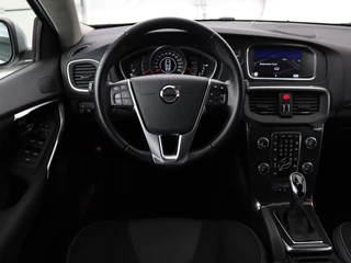 Volvo V40 Volvo V40 2.0 D2 Momentum | Automaat | Full LED |  Harman/Kardon | Trekhaak | Navigatie | Climate control | Cruise control | Parkeerhulp - afbeelding nr 3