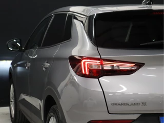 Opel Grandland X [PANORAMADAK, APPLE CARPLAY, ANDROID, VOL LEDER, CAMERA, MEM. SEATS, STUURVERW, STOELVERW V+A, STOELVENTILATIE, NIEUWSTAAT] - afbeelding nr 19