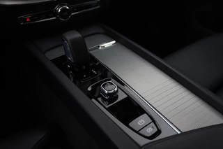 Volvo XC60 Pano/LED/Leder/Elek. sportstoelen+mem/Keyless/Camera/Virtual Cockpit/DAB+ - afbeelding nr 23