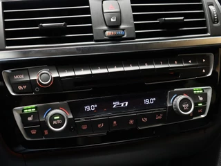 BMW 4 Serie [CARPLAY, PDC V+A, ELEK.. ACHTERKLEP, HARMAN KARDON AUDIOINSTALLATIE, STUUR EN STOELVERWARMING,  TREKHAAK, VOL LEDER, NAVIGATIE, NIEUWSTAAT] - afbeelding nr 15