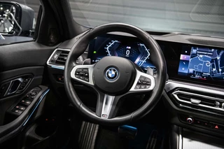 BMW 3 Serie BMW 3-serie 330e xDrive Touring Hybrid | Vol | M Sport | Panodak | H&K | Innovation | 19 inch | - afbeelding nr 33