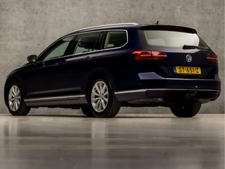 Volkswagen Passat Volkswagen Passat Variant 1.4 TSI ACT Highline 150Pk Automaat (APPLE CARPLAY, GROOT NAVI, CLIMATE, STOELVERWARMING, SPORTSTOELEN, KEYLESS, ADAPTIVE CRUISE, TREKHAAK, PARKEERSENSOREN, NIEUWSTAAT) - afbeelding nr 3