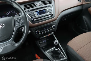 Hyundai i20 Hyundai i20 1.2 HP Business Edition / PDC / Climate Control - afbeelding nr 16