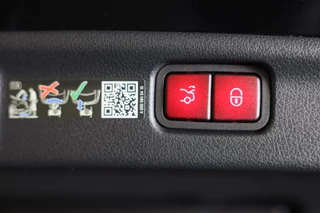 Mercedes-Benz C-Klasse Mercedes-Benz C-klasse 300 e 4MATIC AMG 63 Look / Acc / Memory / Burmester / Head Up / 360 Camera / Leder / Navi / Led / 20 Inch - afbeelding nr 25