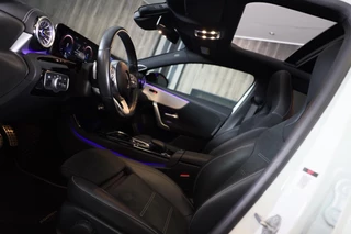 Mercedes-Benz A-Klasse Mercedes-Benz A-klasse 250 e AMG 45 Look / AUT / Digital Cockpit / Cruise Control / Sfeerverlichting / Camera / Pano / 19 Inch - afbeelding nr 9