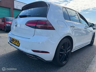 Volkswagen Golf Volkswagen Golf 1.5 TSI Highline Business R-Line edition  150pk,  DSG Automaat , Navigatie , Parkeerhulp Voor & Achter , Verwarmde voorstoelen , Prive glas , Velgen zwart incl all weahter banden  , - afbeelding nr 6