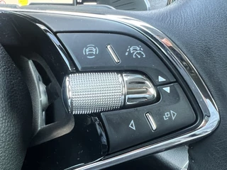 Škoda Octavia Navigatie Trekhaak Comfortstoelen + Verwarming ACC Dab Keyless Camera Led Koplampen Lmv Getint Glas NL Auto BTW - afbeelding nr 35