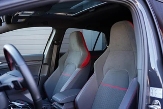 Volkswagen Golf Volkswagen Golf 8 GTI Clubsport | Pano | HK | Matrix IQ | Alcantara | ACC | Rijdersauto Edition | Urano Grijs - afbeelding nr 24