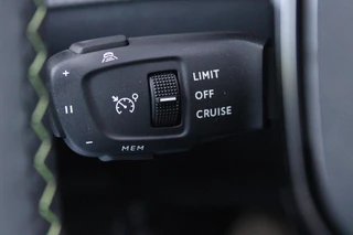 Peugeot 2008 Peugeot 2008 1.2 130PK AUTOMAAT GT PACK | NAVIGATIE | FULL LED KOPLAMPEN | DRAADLOZE APPLE CARPLAY/ANDROID AUTO | ADAPTIVE CRUISE CONTROL | CAMERA VOOR + ACHTER | CLIMATE CONTROL | LICHTMETALEN VELGEN 17