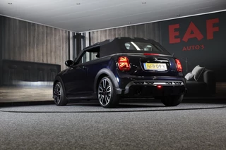 MINI Cooper Cabrio Mini Mini Cabrio 1.5 Cooper JCW Pakket / Aut / Navi / Cc / Leder / Digital Cockpit / Sfeerverlichting / Windscherm / Led / Pdc - afbeelding nr 14