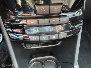 Peugeot 208 Peugeot 208 110pk 1.2 GT-line , 5 deurs Navigatie en Camera achter , Parkeerhulp achter ,  Ramen & spiegels eclectisch ,  Sport Velgen , Rode GT Line accenten , Chrome uitlaat sierstuk - afbeelding nr 29