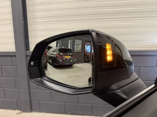 Audi Q5 Audi Q5 55 TFSI e quattro Competition 367PK S-Line PANO/LUCHTVERING/TREKHAAK/360CAMERA/MASSAGE/KEYLESS/MATRIX/VIRTUAL/CARPLAY/SFEER/19