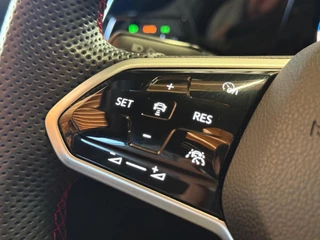 Volkswagen Golf Volkswagen Golf 2.0 TSI GTI | Pano | ACC | HUD | Camera | Stoelverwarming - afbeelding nr 31