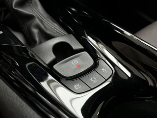 Toyota C-HR Toyota C-HR 1.8 Hybrid Executive [ TREKHAAK I LEER I DEALER ONDERHOUDEN I CA - afbeelding nr 18