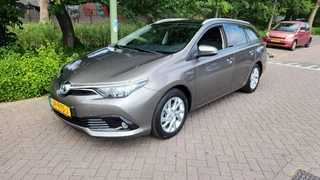 Toyota Auris - 536136950-0