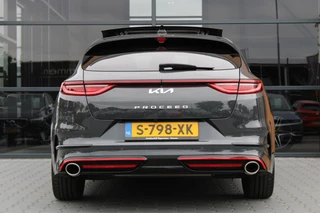 Kia ProCeed Kia ProCeed 1.6 T-GDi GT 204PK | Pano | JBL | Sportuitlaat - afbeelding nr 17