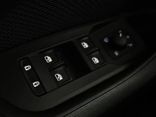 Škoda Octavia Skoda Octavia Combi 1.0 TSI Business Edition | Stoelverwarming |  Trekhaak | Adaptive cruise | Elektrische achterklep | Carplay | Sfeerverlichting - afbeelding nr 31