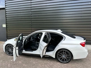 BMW 3 Serie BMW 3 Serie 320i M-PERFORMANCE VIRTUAL|M STOEL|LEDER|20'' M|CARPLAY - afbeelding nr 17