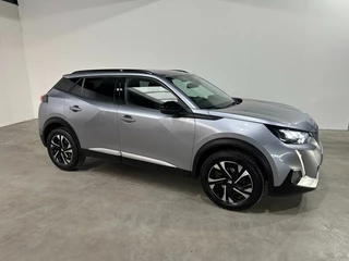 Peugeot 2008 Allure, 130PK,AUTOMAAT,Camera,PDC,Navigatie,4 seizoenen banden