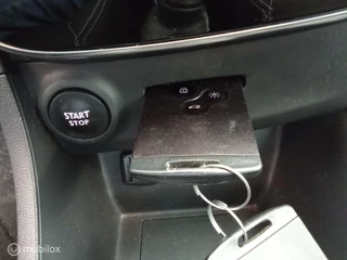 Renault Clio Renault Clio 1.2 TCe Bose APPLE CARPLAY PDC BOSE LMV CRUISE - afbeelding nr 18