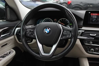 BMW 6 Serie BMW 6 Serie Gran Turismo 630i High Exe. Edition 68.661 km! / Panoramadak / 360Camera / Head-up / Luchtvering / 20'' / Luxe Leder / Safety Pack / Luxury Line / Navigatie / Stoelverwarming - afbeelding nr 17