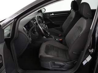 Volkswagen Golf Volkswagen Golf 1.0 TSI Highline | Full LED | Virtual Cockpit |  Carplay | Adaptive cruise | Navigatie | Climate control | Parkeerhulp | Sportstoelen - afbeelding nr 5