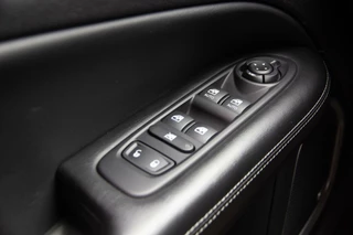 Jeep Compass Jeep Compass 4xe 240 Plug-in Hybrid Panoramadak/Leer AKTIE - afbeelding nr 25