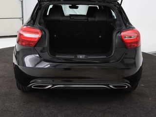 Mercedes-Benz A-Klasse Mercedes-Benz A-klasse 180 Urban | Stoelverwarming | Navigatie |  Sportstoelen | Half leder | Cruise control | Park Assist | Airco | Bluetooth - afbeelding nr 10