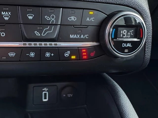 Ford Focus Ford Focus Wagon 1.0 EcoBoost 125pk Automaat Titanium Business | Navigatie | Winterpakket | Full LED | Adaptive cruise - afbeelding nr 16