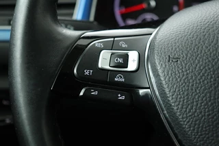 Volkswagen T-Roc Volkswagen T-Roc 1.5 TSI Sport | Stoelverwarming | Full LED |  Trekhaak | Navigatie | Climate control | PDC | Sportstoelen | Cruise control | Bluetooth - afbeelding nr 15
