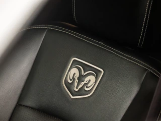 Dodge Ram 1500 402Pk Automaat (NAVIGATIE, CLIMATE, STUUR/STOELVERWARMING, CAMERA, LEDEREN SPORTSTOELEN, GETINT GLAS, TREKHAAK, CRUISE, BLUETOOTH, NIEUWSTAAT) - afbeelding nr 44