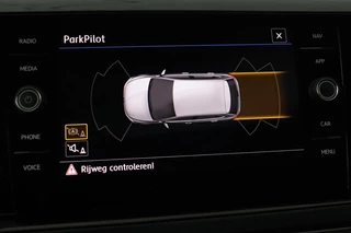 Volkswagen Polo Volkswagen Polo 1.5 TSI R Line | 150pk | Panoramadak | Full LED |  Carplay | Adaptive cruise | Park Assist | Climate control | Navigatie | Sportstoelen - afbeelding nr 15